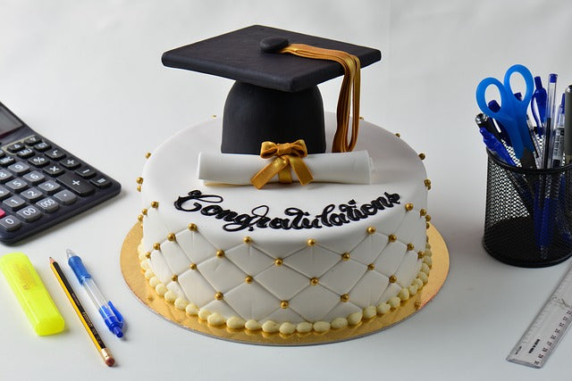 Diplomaosztó ajándék fiúknak és lányoknak