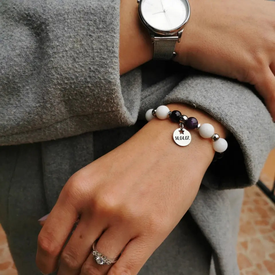 Ibolya és hóvirág csináld magad ékszer - ametiszt és tejkvarc karkötő, egyedi ajándék