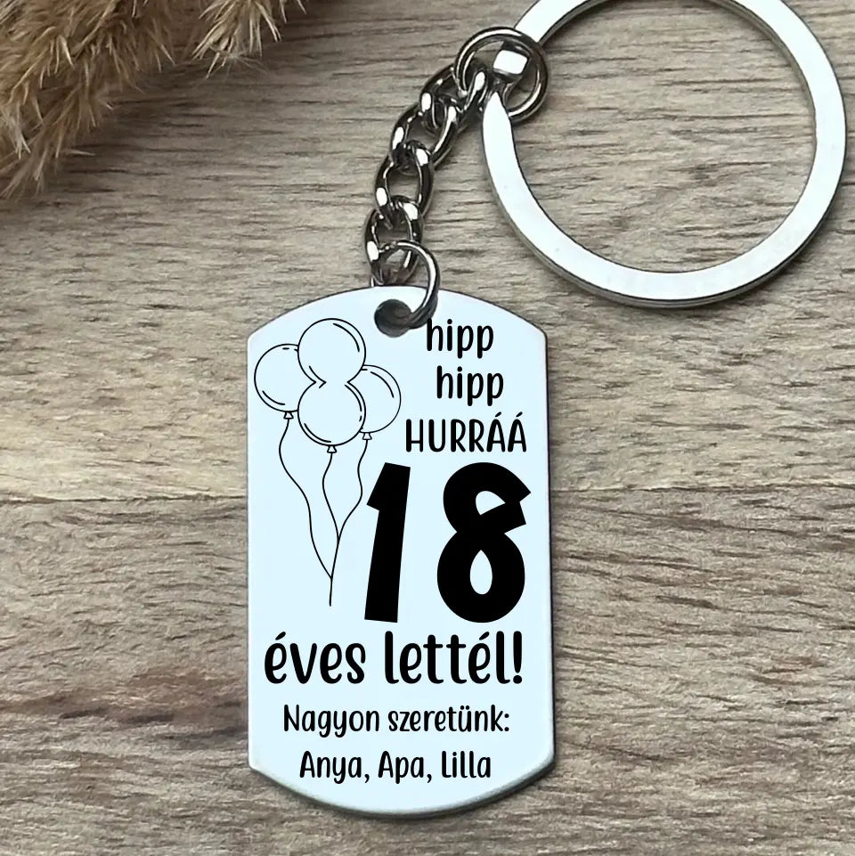 Gravírozott szülinapi ajándék kulcstartó,