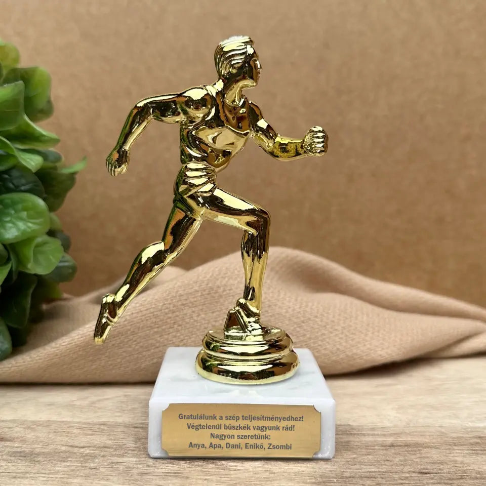 Ajándék futónak - arany színű szobor egyedi felirattal
