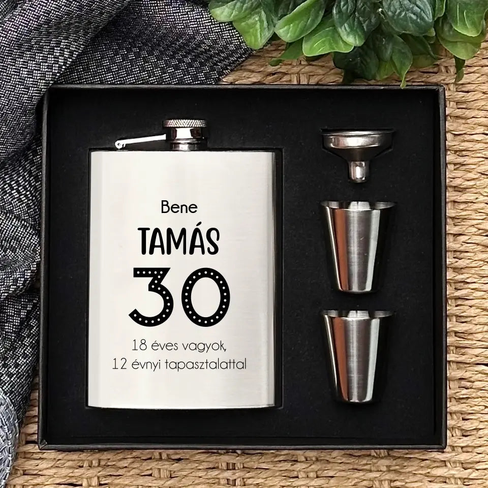 30 éves szülinapi ajándék - egyedi flaska szett