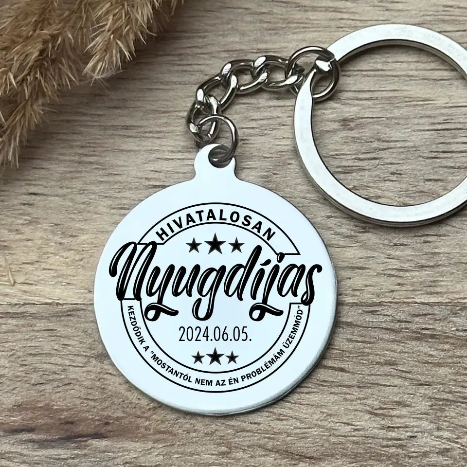 Vicces nyugdíjas ajándék - gravírozott kulcstartó