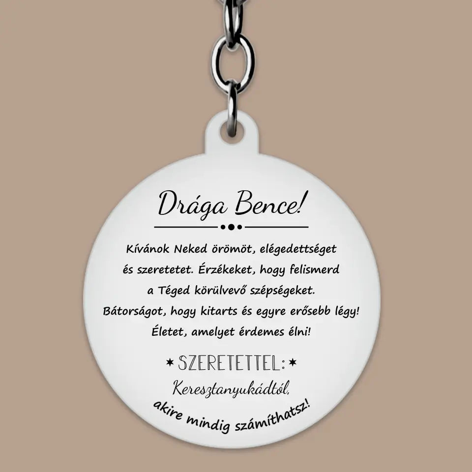 Maradandó ajándék keresztelőre fiúnak - gravírozott kulcstartó, emlékőrző ajándék