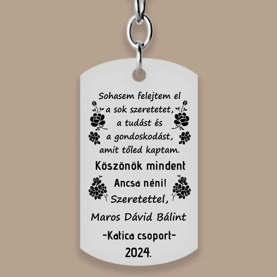 Ajándék óvónéniknek, egyedi saját neves kulcstartó