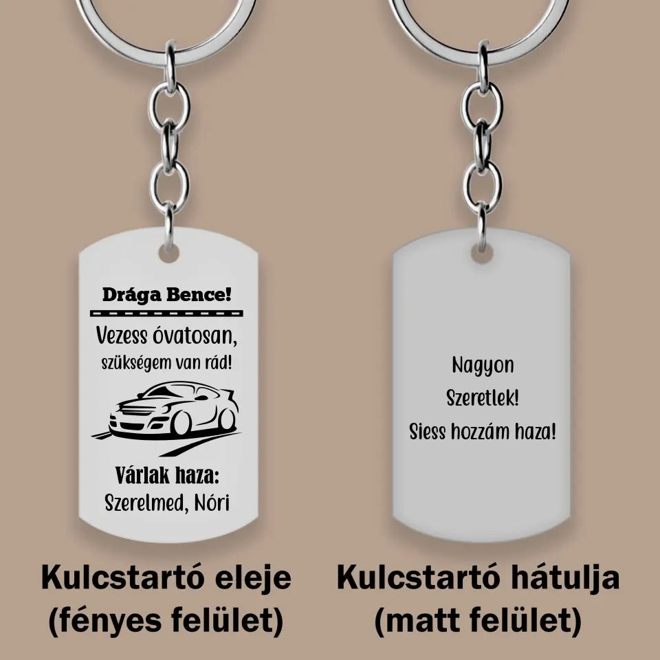 Autós ajándék férfiaknak – gravírozott kulcstartó, egyedi ajándék