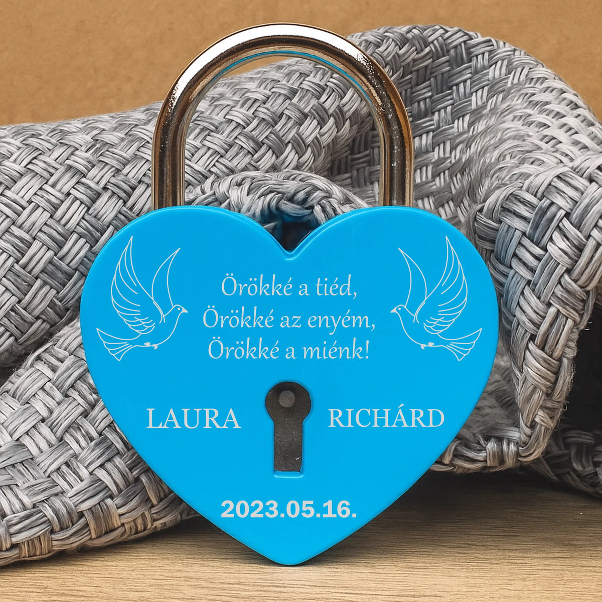 Kék szív lakat