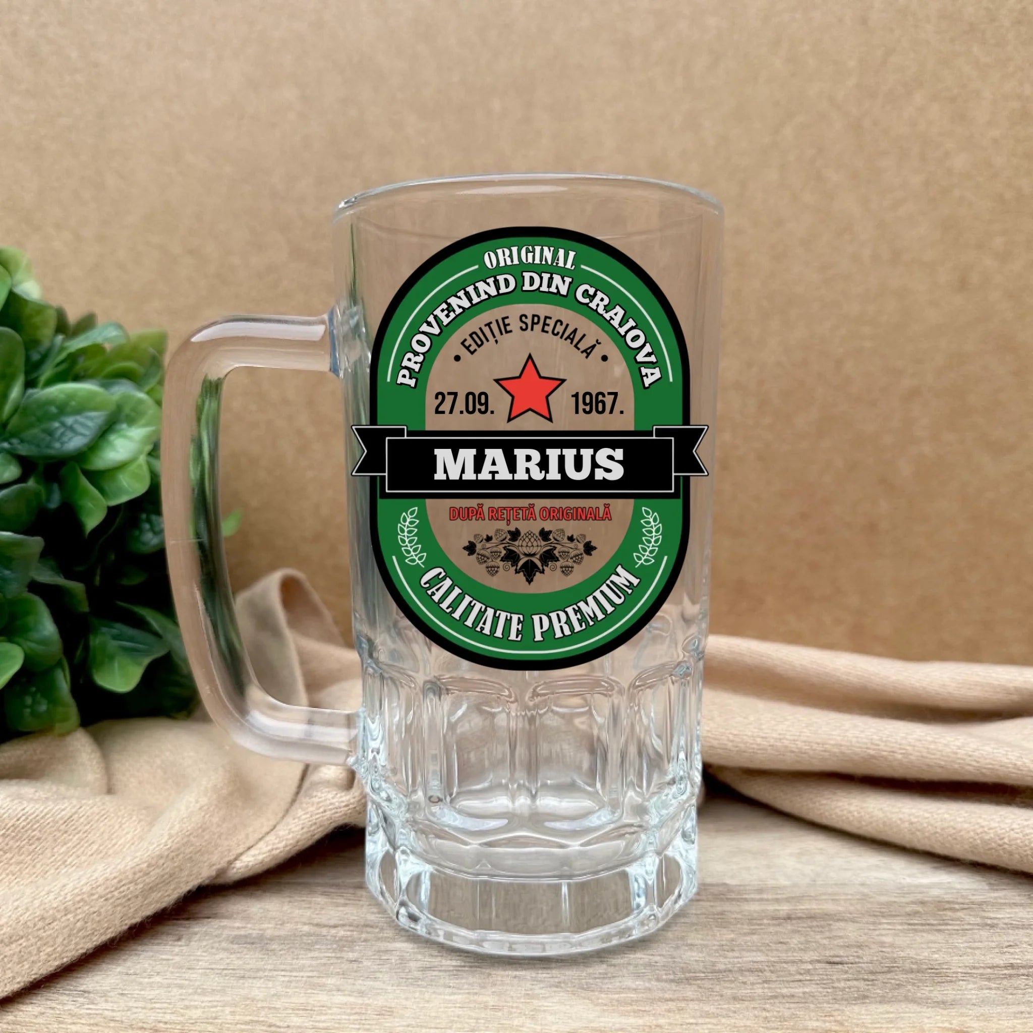 Halba din sticlă cu nume