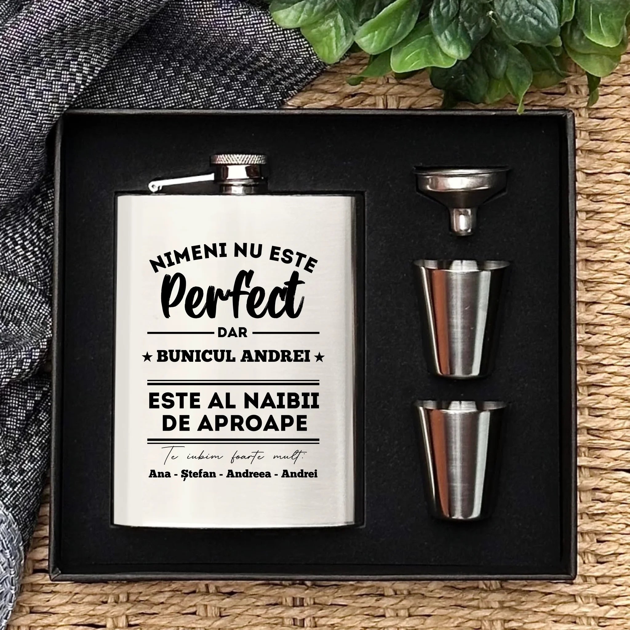 Set de flașcă gravat pentru bunic
