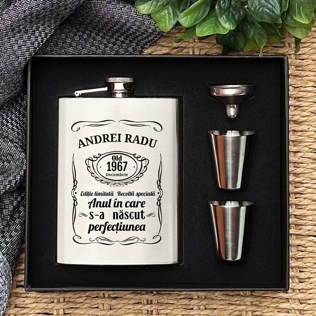 Set de flască metalică de whisky cu pahare