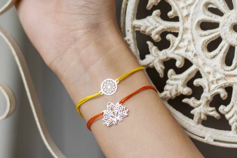 Niuni karkötő ezüst virág medálla. Szuper ajándék nőknek