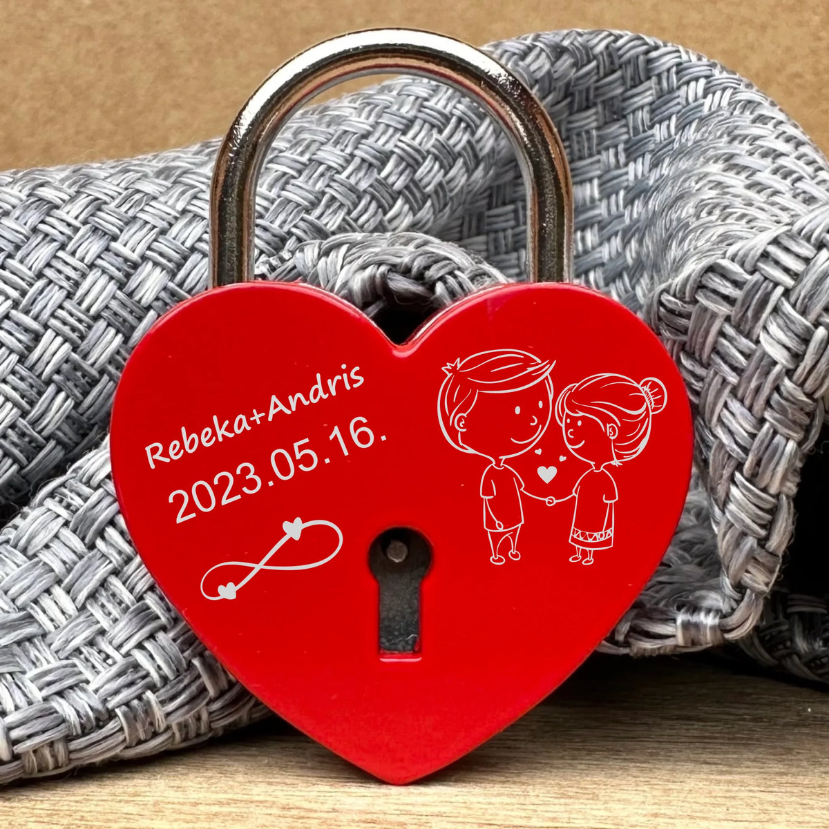 szív alakú lakat piros